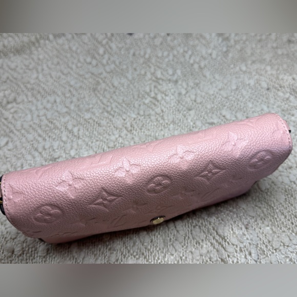 Louis Vuitton Félicie pochette Empreinte wallet on chain - Picture 2 of 12